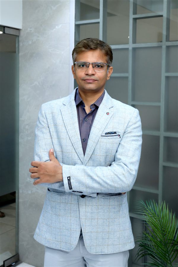 Dr. Hiren Patel, hip replacement surgeon in Ahmedabad, Gujarat
